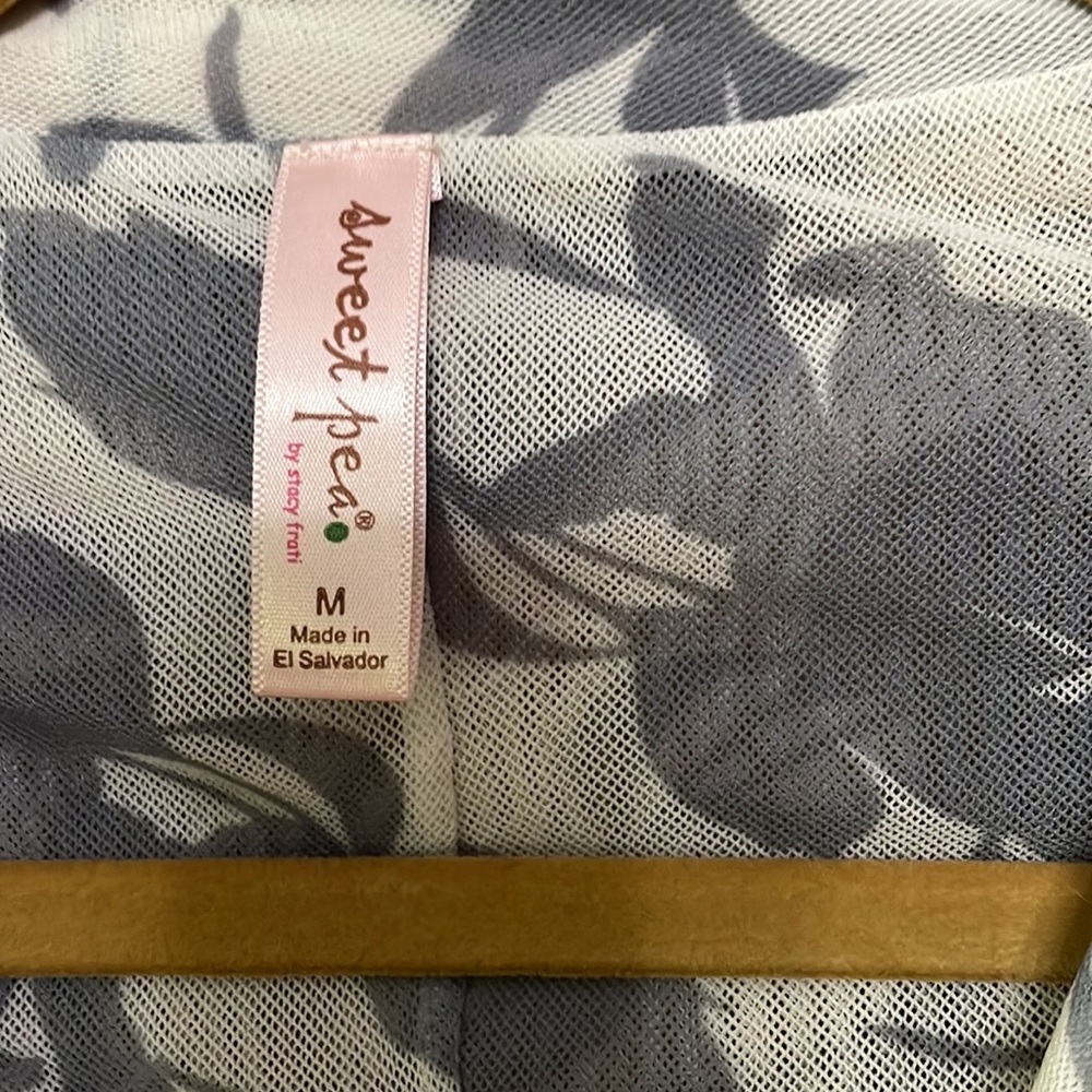 Sweet Pea Grey and Cream Floral Blouse - Picture 2 of 5